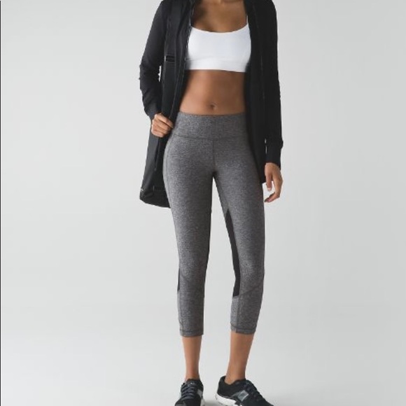 Lululemon Pace Rival Crop. Size 4. EUC - Picture 1 of 15